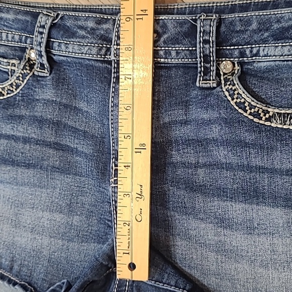 EUC Shyanne Jean Shorts Women's sz 31 Mid Rise Denim Shorts - Picture 11 of 12